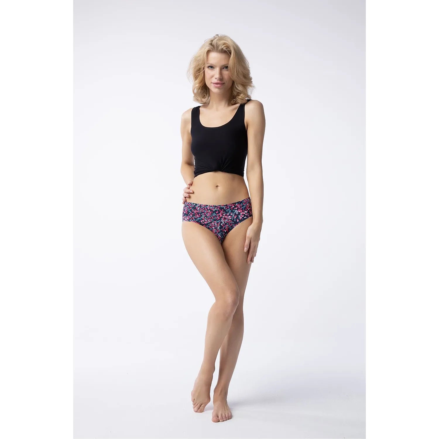 Culottes Julimex Model 201995 sans couture, confort élégance lingerie féminine coupe classique tissu doux aéré design discret intime
