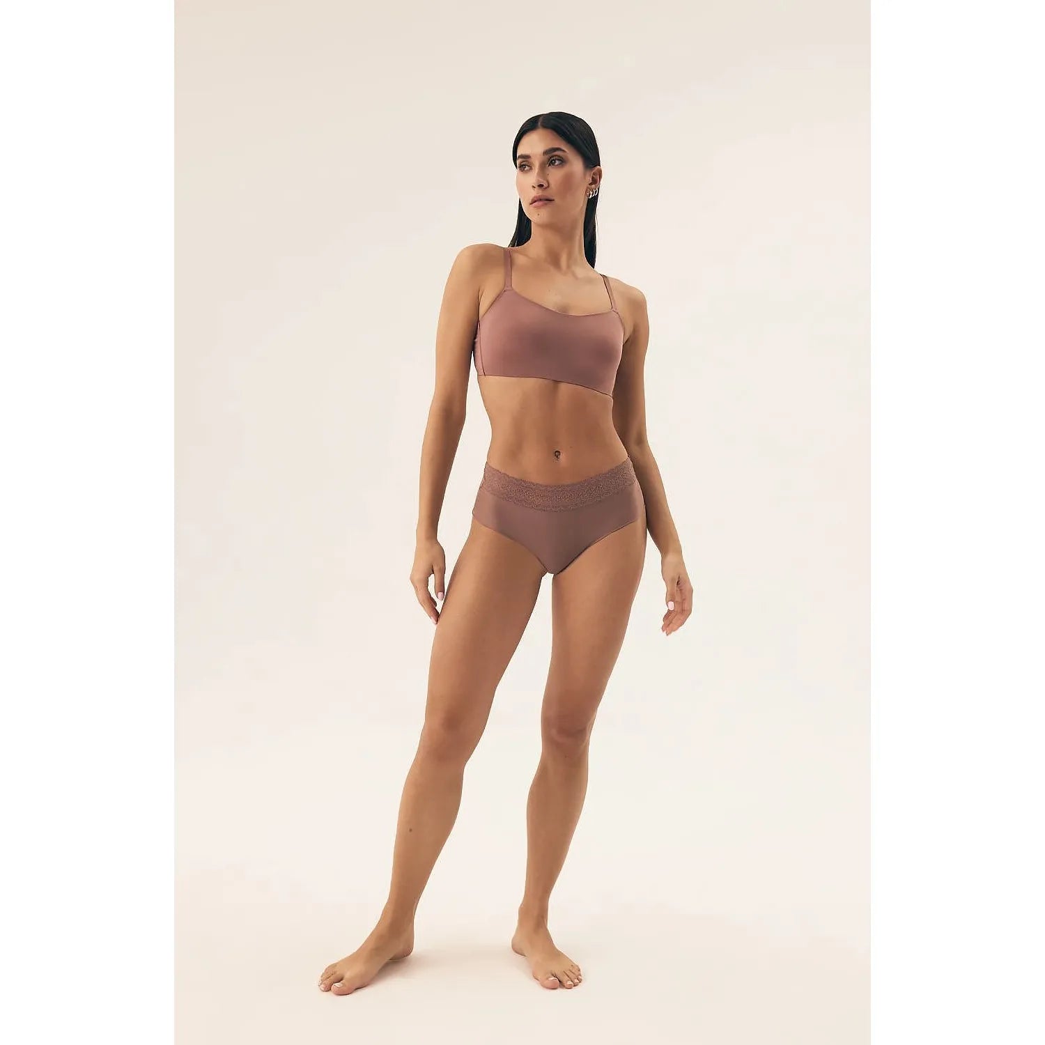 Ensemble lingerie femme terre cuite marron rosé dentelle, soutien-gorge et culotte, confort et élégance Henderson.