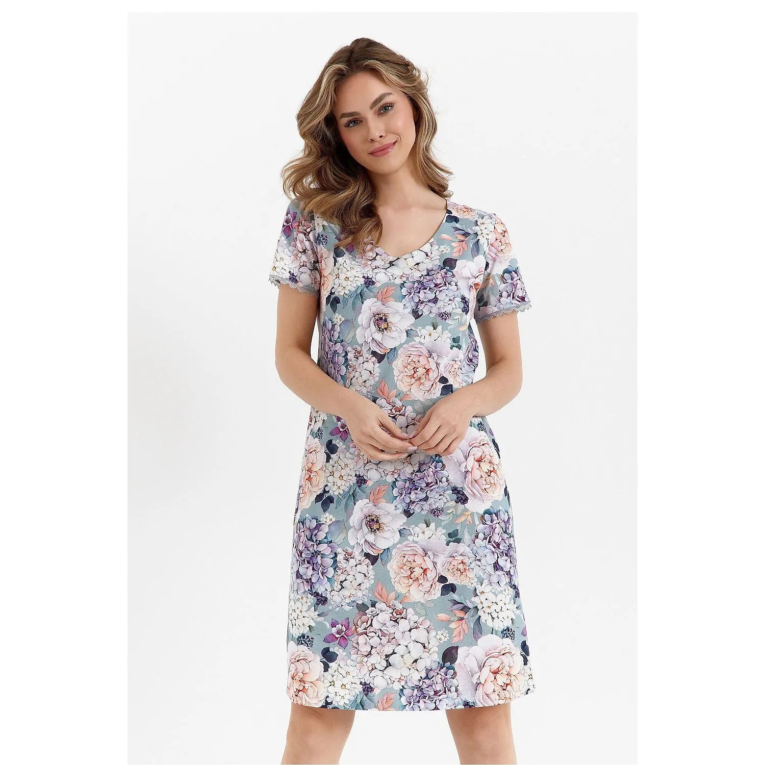chemise nuit élégante féminine érotique imprimé floral pastel bleu rose manches courtes dentelle décolleté ample genou tissu respirant