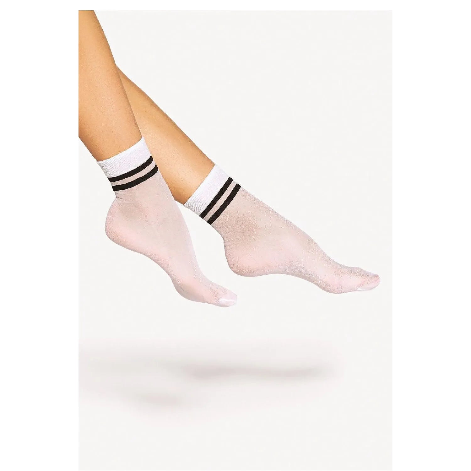 Chaussettes courtes Gatta model 213342 design sportif bandes noires matière synthétique confortable femme lingerie élégante style moderne occasion spéciale