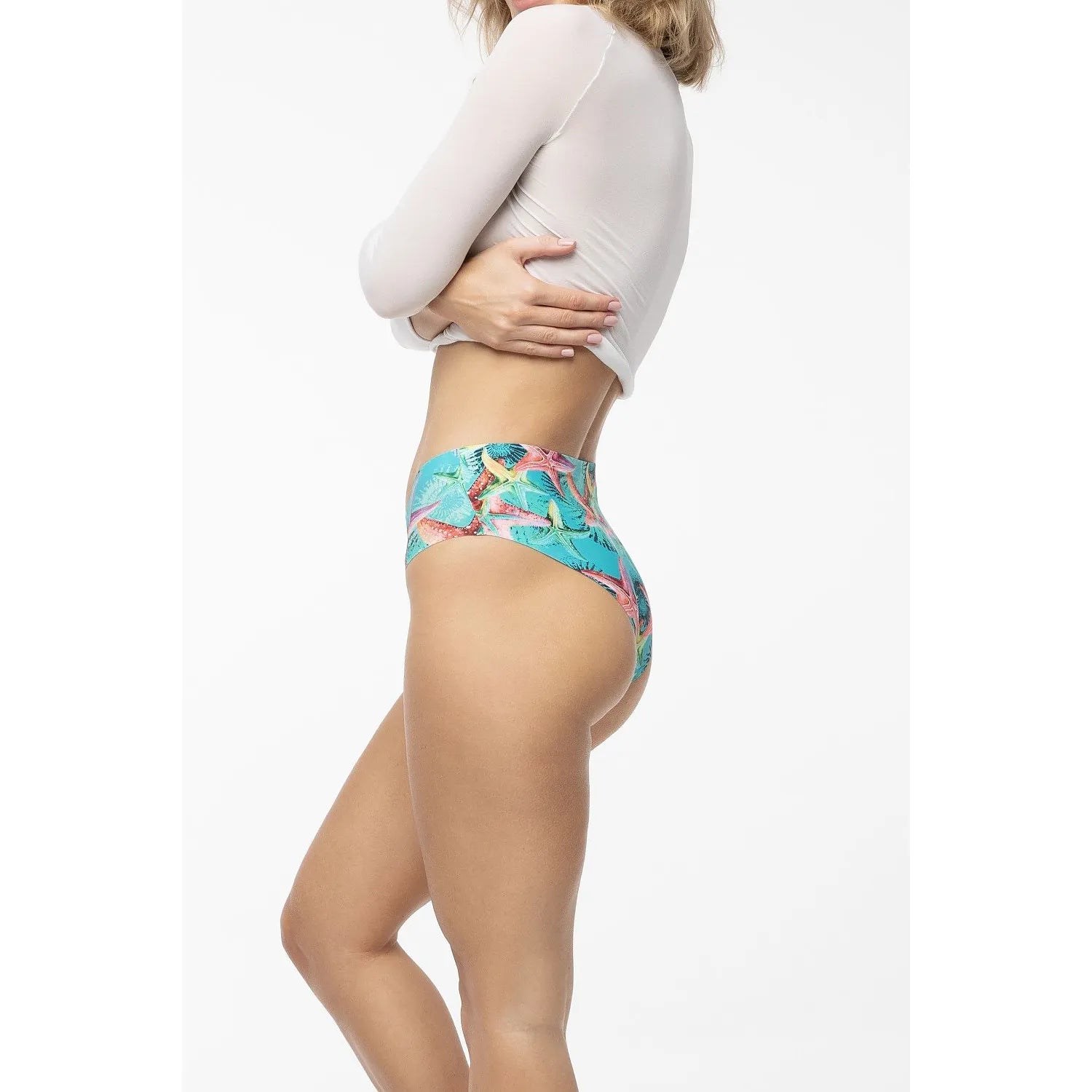Culotte Julimex taille haute, motif étoile de mer coloré, microfibre douce, invisible sous vêtements, élégante.