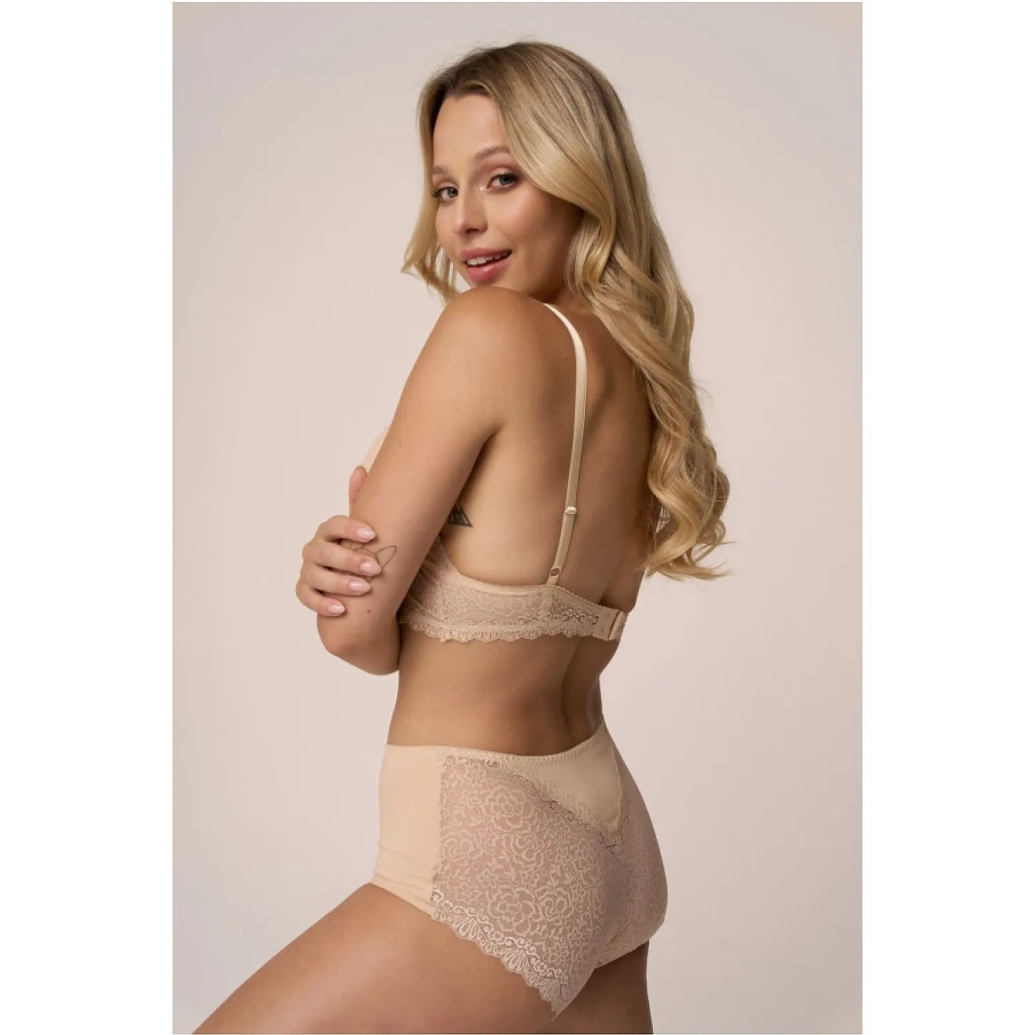 Culottes Babell 215577 beige haute taille, dentelle élégante, confort coton, design féminin pour jour et nuit.