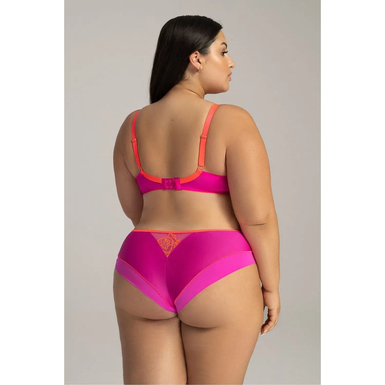 Ensemble lingerie grande taille rose orange dentelle florale, soutien-gorge armatures, culottes brésiliennes ajustables.