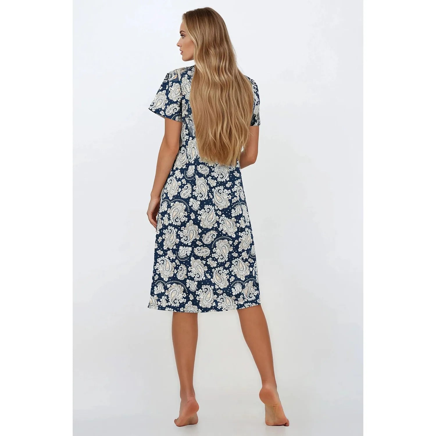 Chemise de nuit bleu marine à imprimé floral, coupe droite, manches courtes, longueur genoux, col rond, coton hypoallergén...