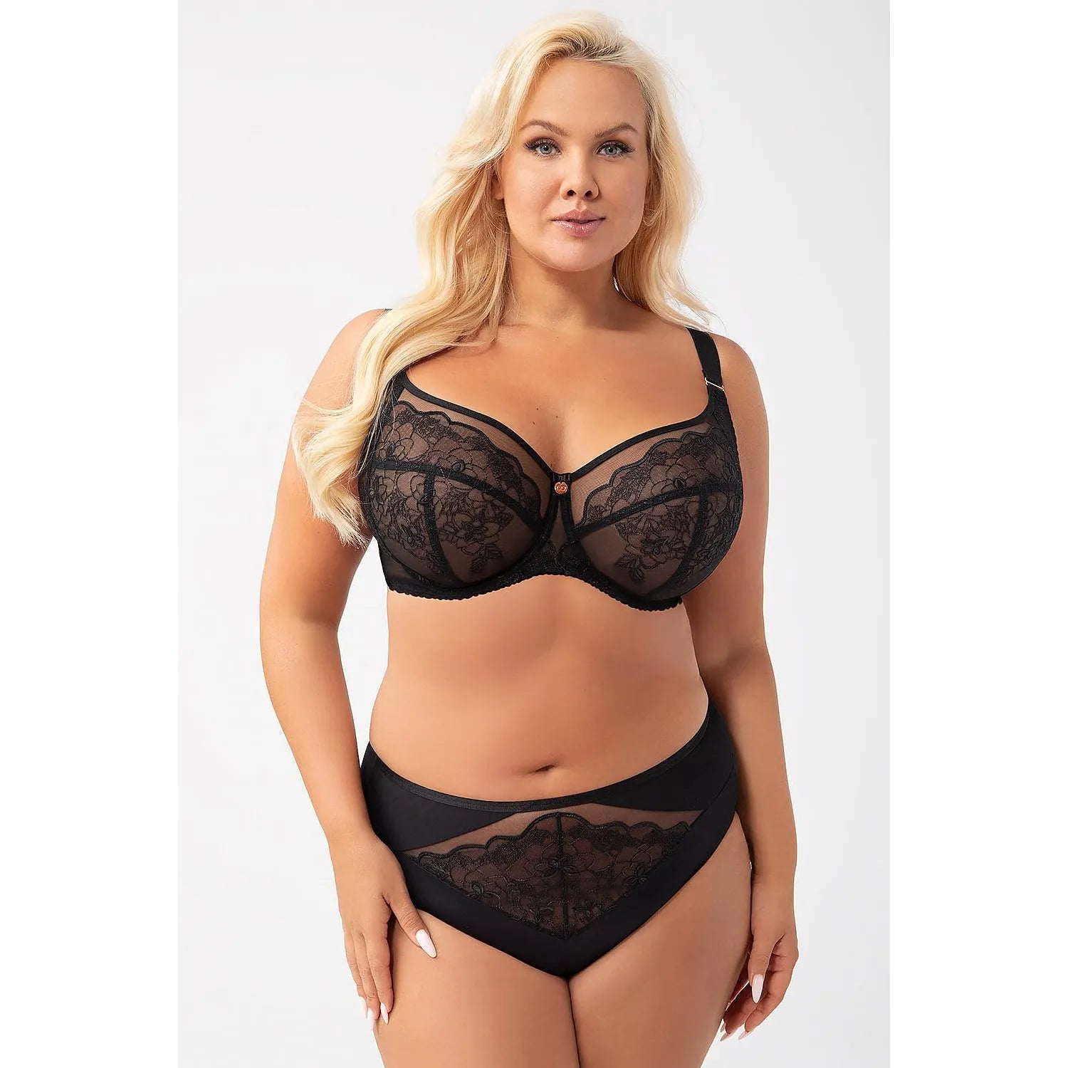Culottes noires Gorsenia en dentelle florale, taille haute, microfibre douce, confort quotidien, élégance raffinée.