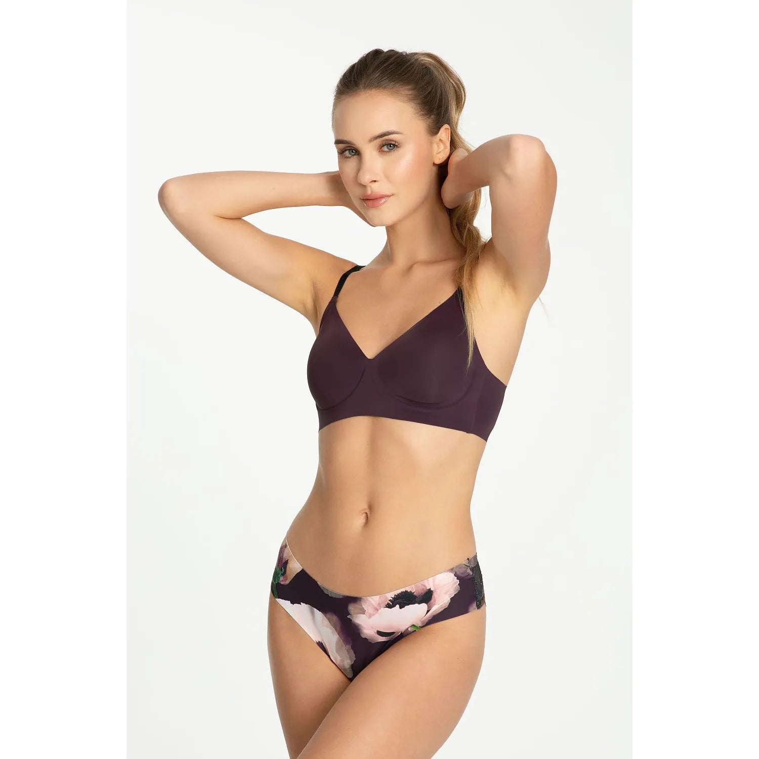 ensemble lingerie élégante féminine Julimex 219147 soutiengorge sans armatures culottes microfibre prune floral rose vert bretelles réglables doublure coton discret