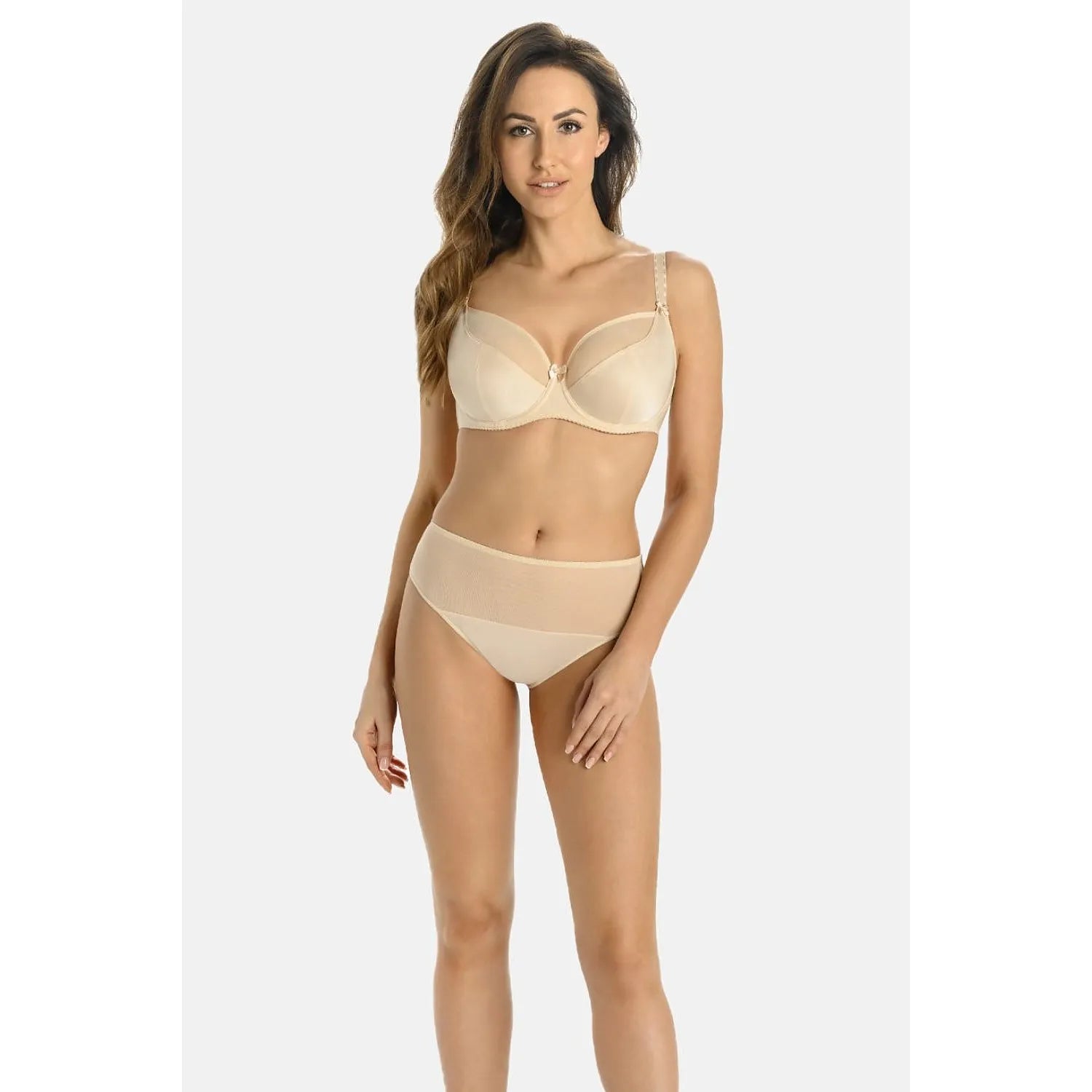 Culottes taille haute beige en maille transparente, design élégant et confortable, silhouette affinée, lingerie féminine.