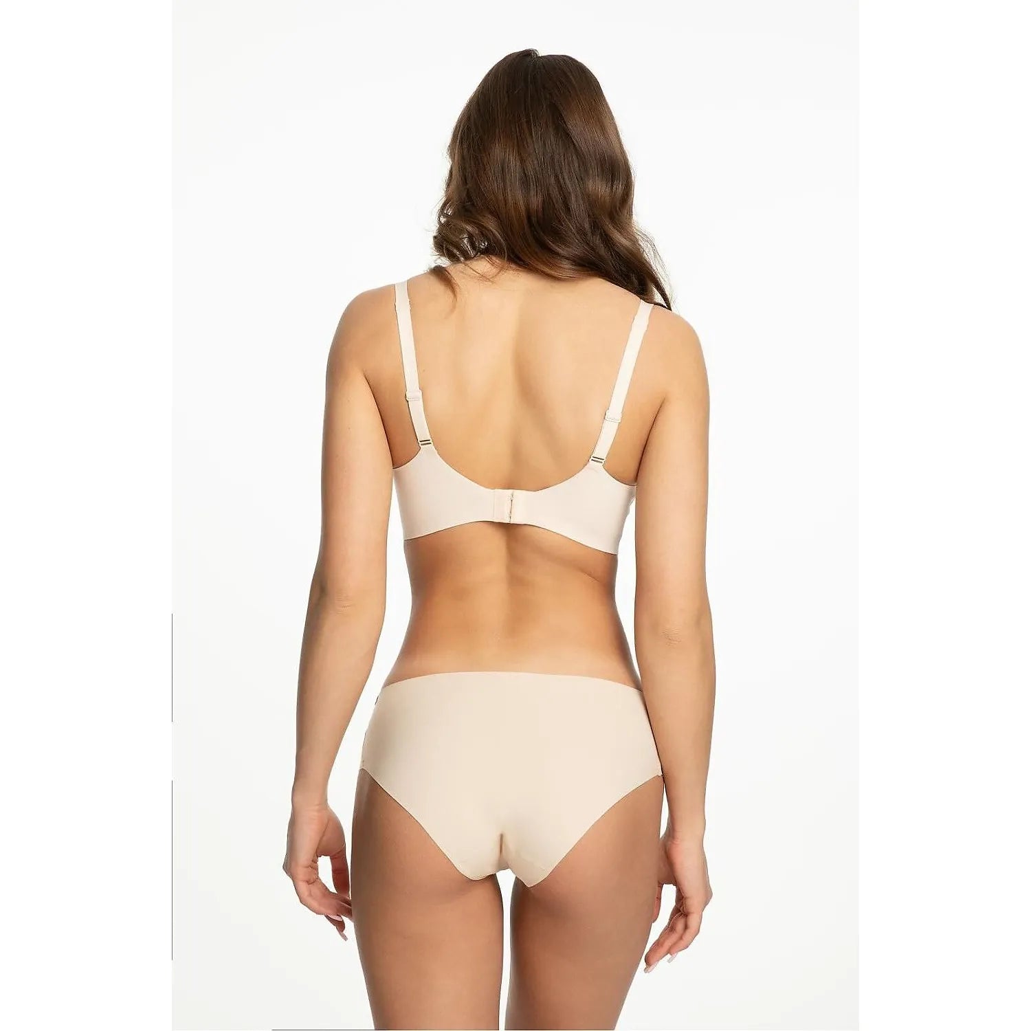 Culottes Julimex 220547 beige sans couture, ajustement parfait, ouvertures laser, design classique, lingerie confortable.