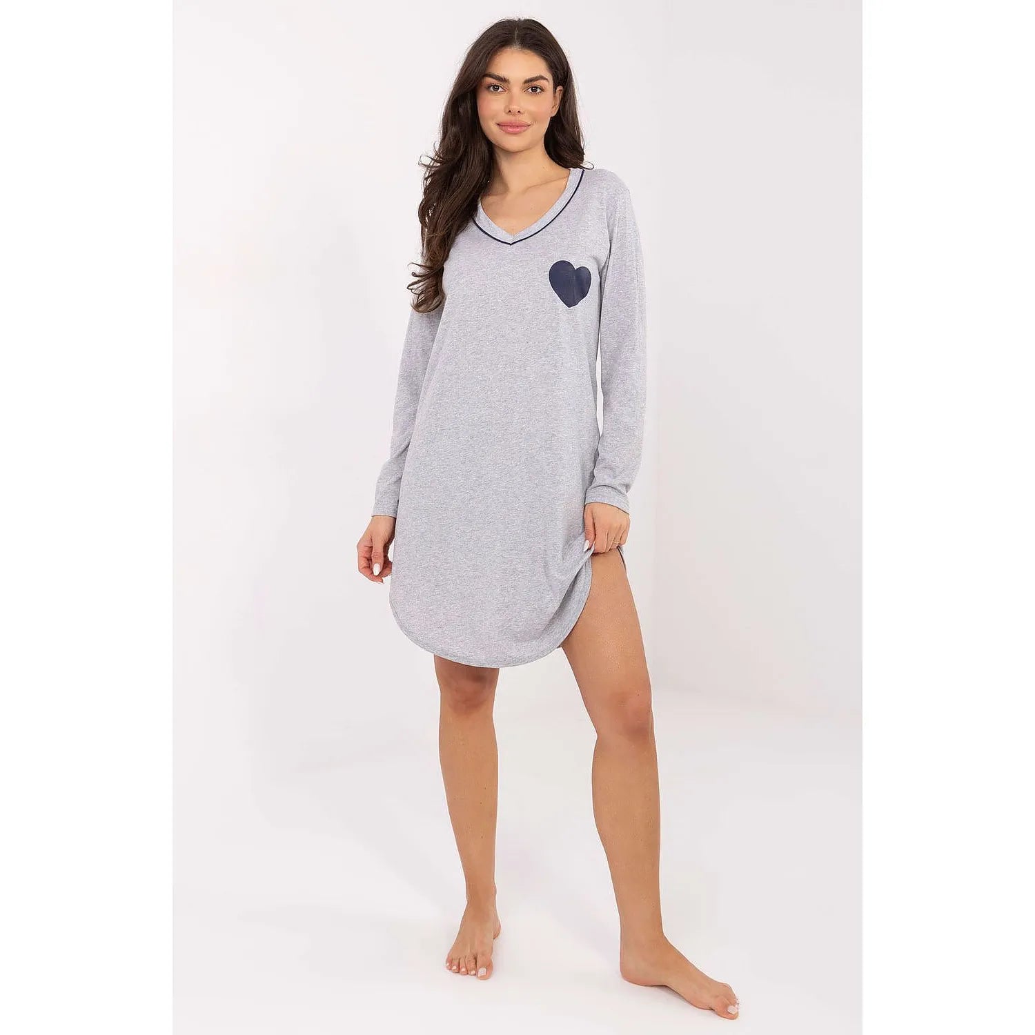 chemise nuit coton douceur respirabilité confort coeur imprimé poitrine décolleté V manches longues féminine élégante classique