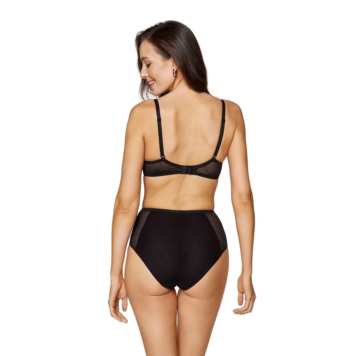 Culotte taille haute noire en dentelle florale, dos invisible, confort sculptant, fabriquée en Pologne, coton certifié.