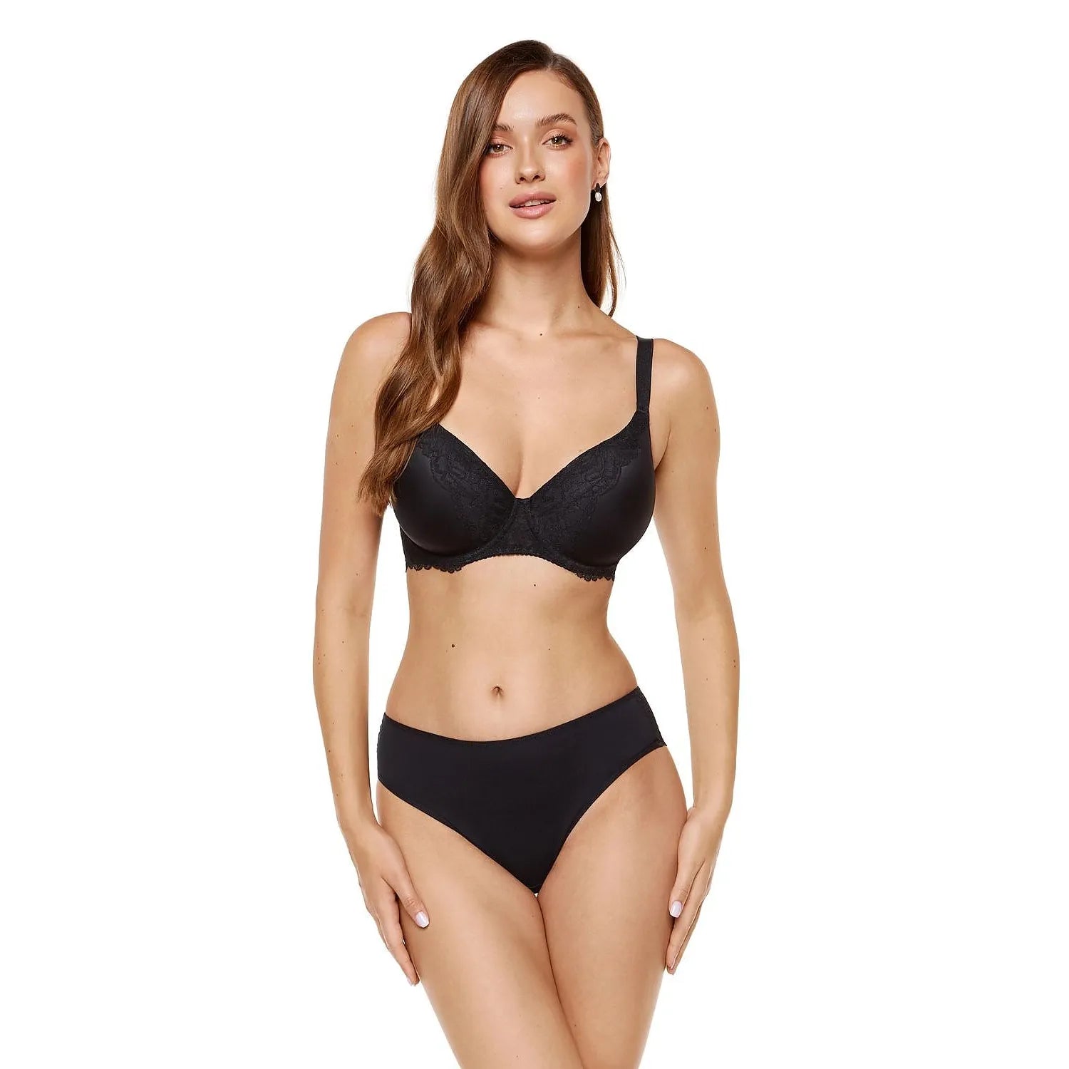 Ensemble de trois culottes coton avec dos dentelle, confortables, tailles 36-42, certifiées OEKO-TEX, lingerie invisible.
