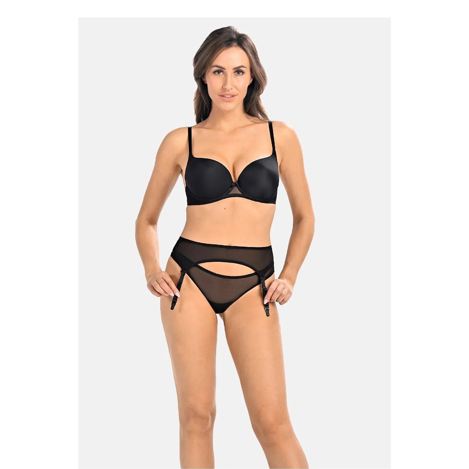 Ceinture porte-jarretelles noire en résille transparente ajustable, élégante et féminine, vue de face sur mannequin.