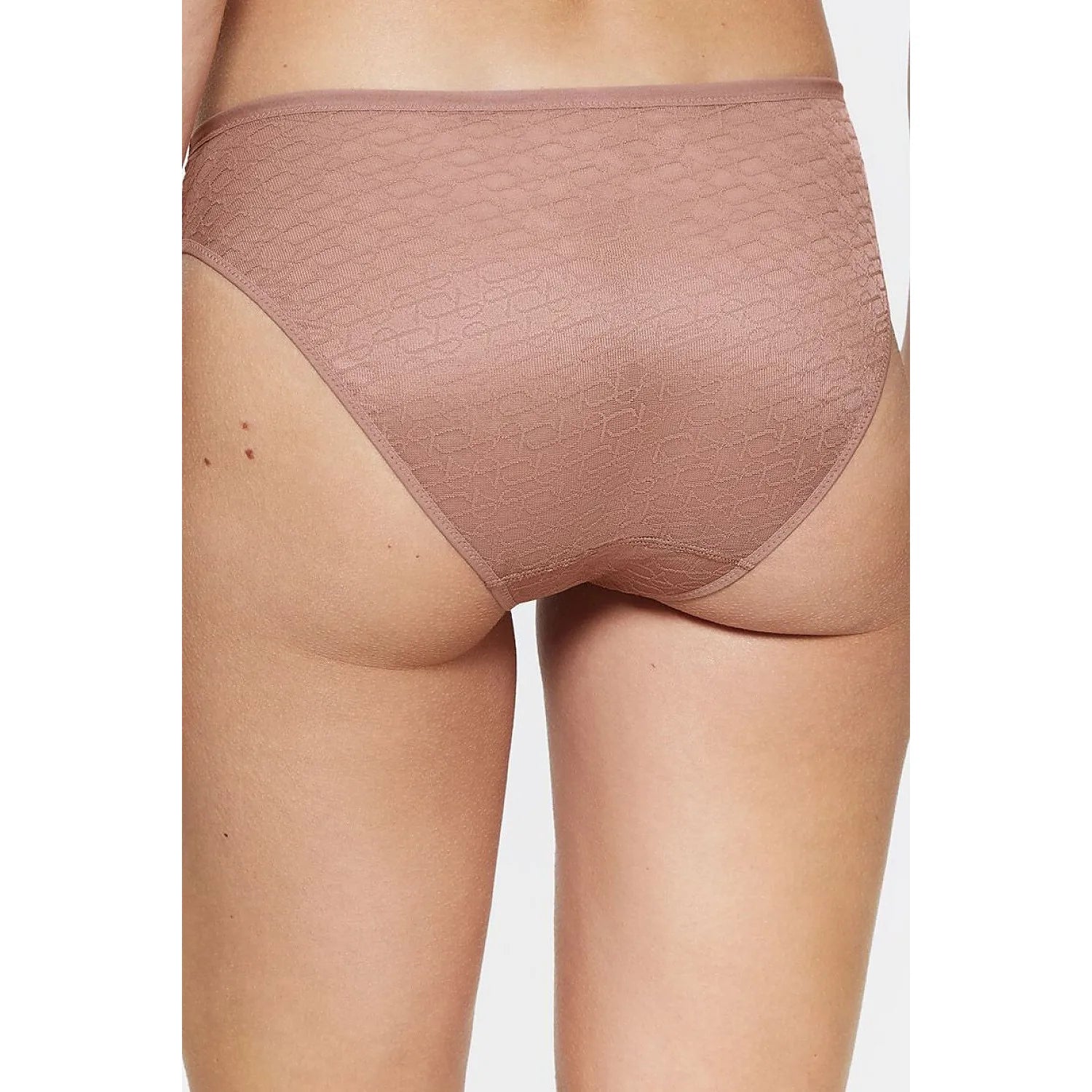 Culotte femme dentelle invisible beige, design élégant et confortable, Figi Tai Signature, silhouette sublimée.