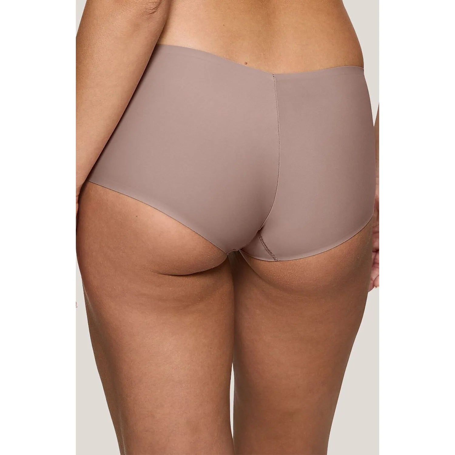 Culotte invisible Triumph beige, sans couture, confort moderne, ajustement parfait, tissu doux, allure discrète.