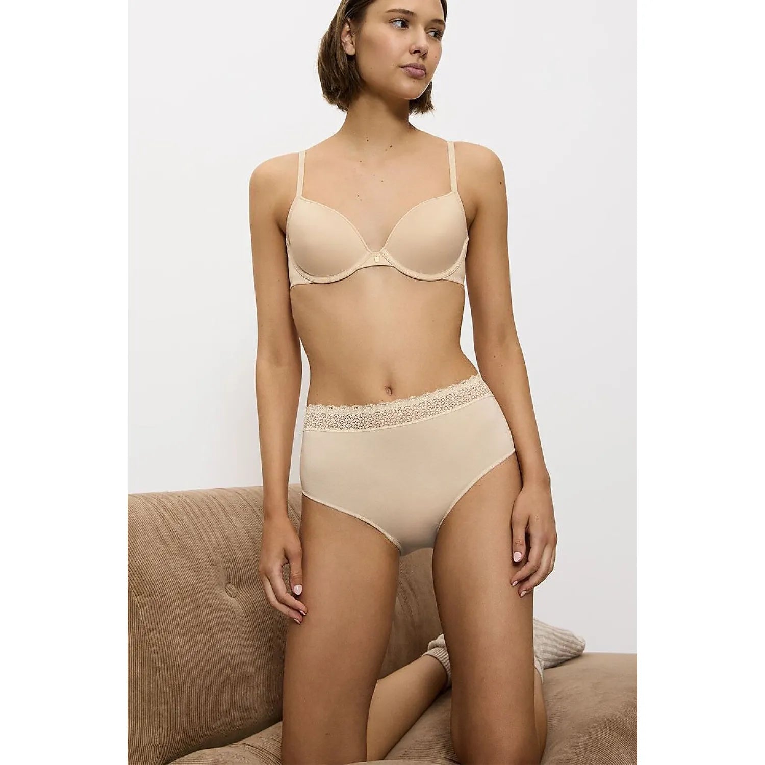 Culottes beige modal dentelle recyclée Triumph pour femmes, confort écologique, élégance et bien-être au quotidien.