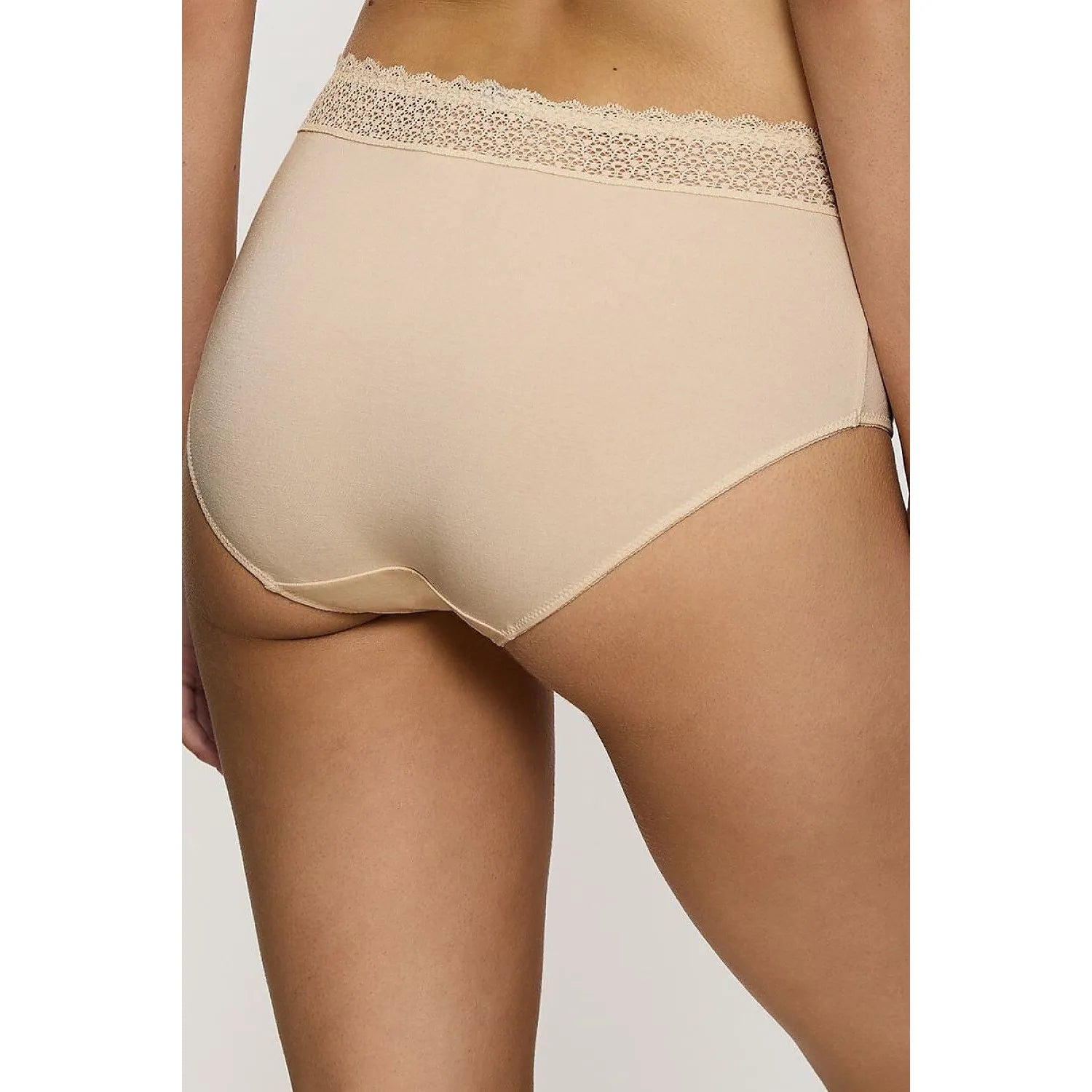 Culotte beige modal dentelle recyclée Triumph, confort écologique, taille haute, élégance féminine et durable.