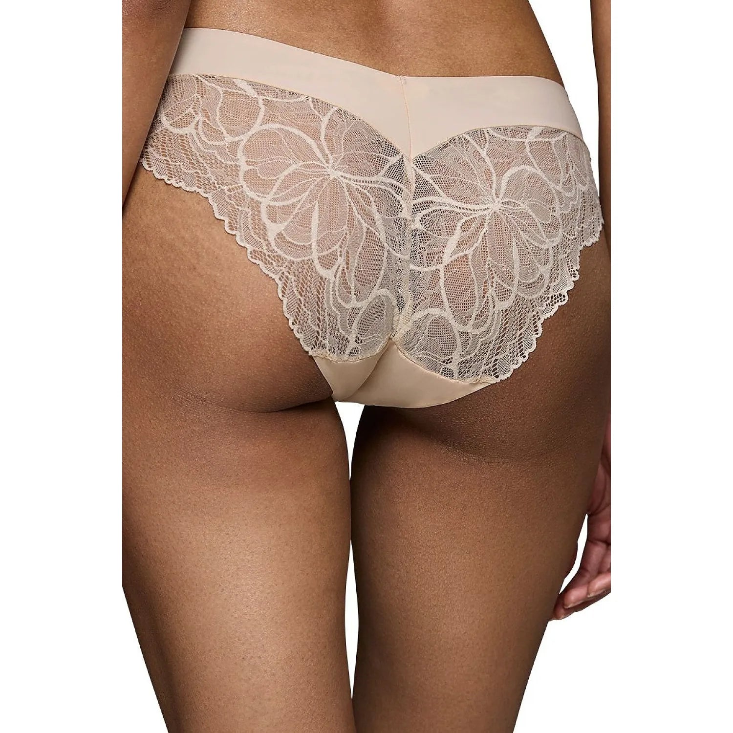 Culottes femme beige en dentelle, coupe haute, confort invisible, élégance raffinée, silhouette sublimée, Triumph.