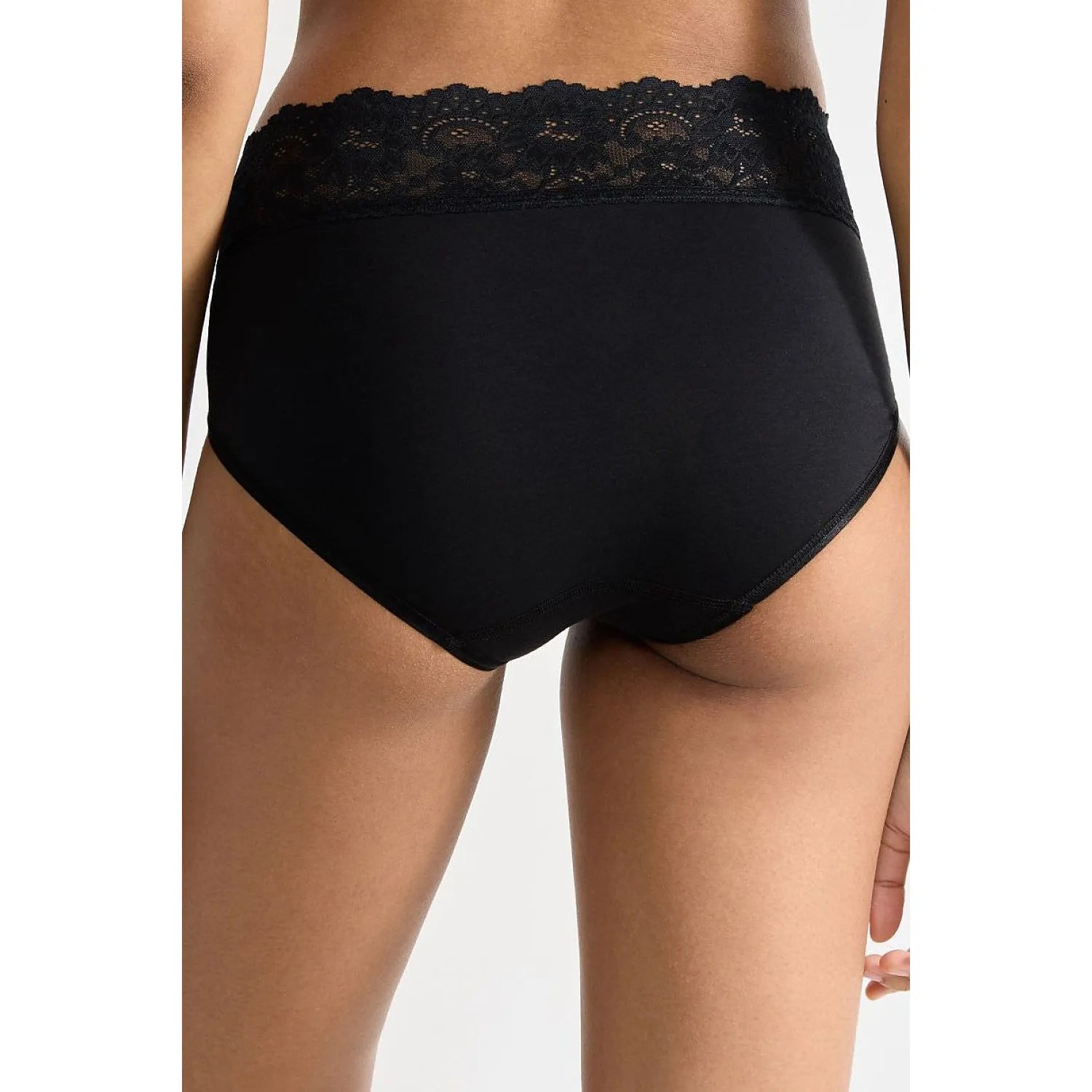 Culotte noire Sloggi Romance Midi avec dentelle délicate en haut, coupe midi, côtés larges pour confort et élégance.