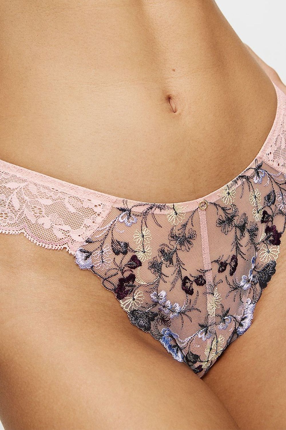 Culotte brésilienne en dentelle rose avec broderie multicolore, coupe haute, design Sensual Spotlight Triumph.