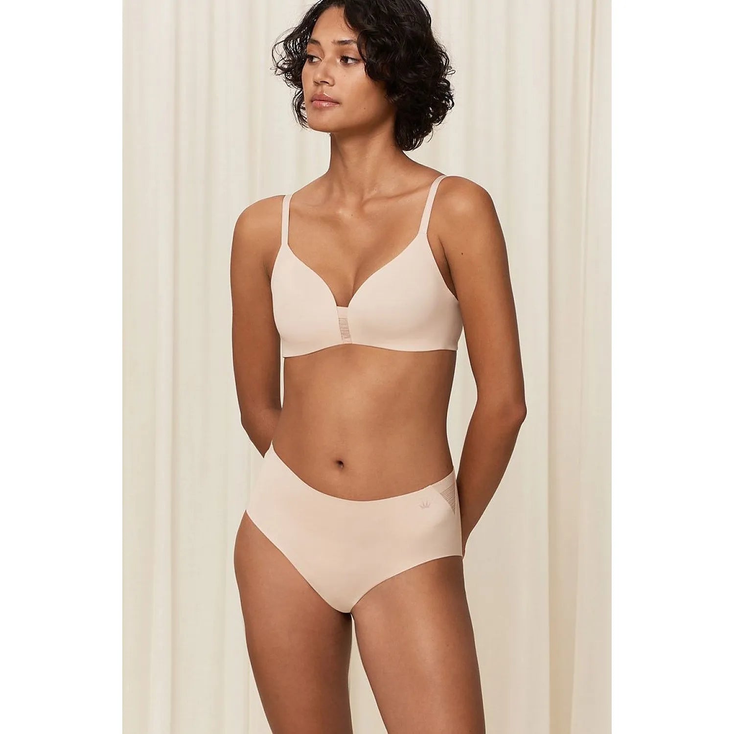 Culottes Triumph Flex Smart Maxi beige, sans couture, coupe légère, tissu recyclé, confort optimal, design moderne.