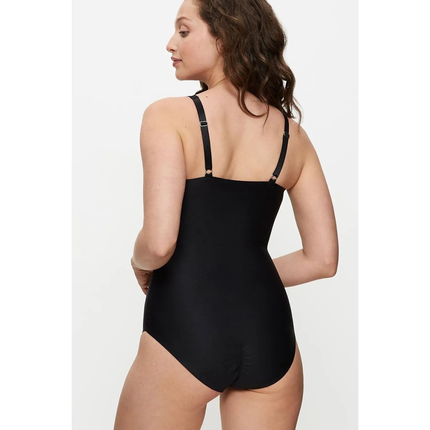 Body noir Triumph True Shape Sensation, dos lisse, bretelles ajustables, soutien-gorge minimiseur intégré, sans armature.