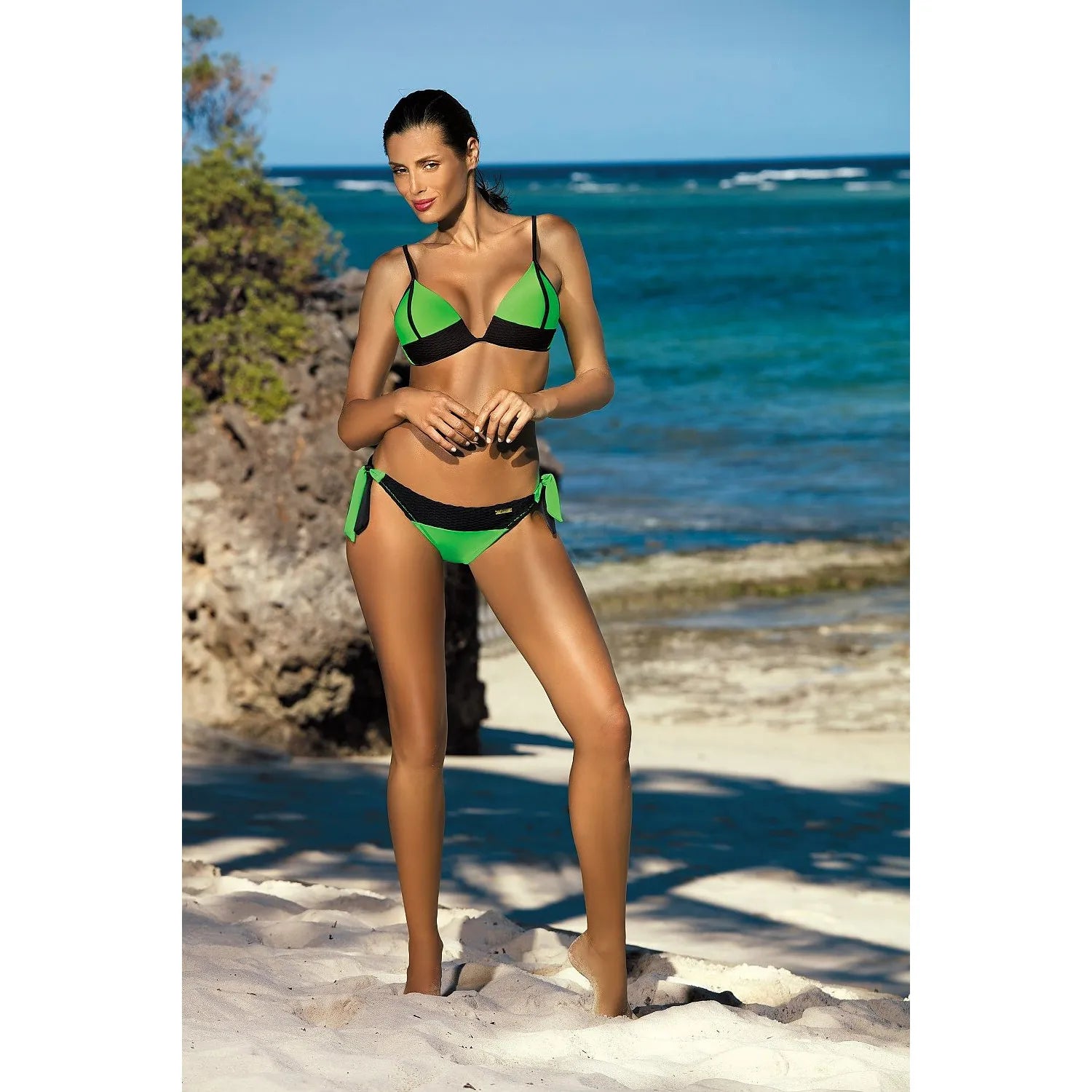 bikini deux pièces rembourré armatures balconnet effet galbant maintien optimal tissu italien séchage rapide anti décoloration couleur vert tailles réglables