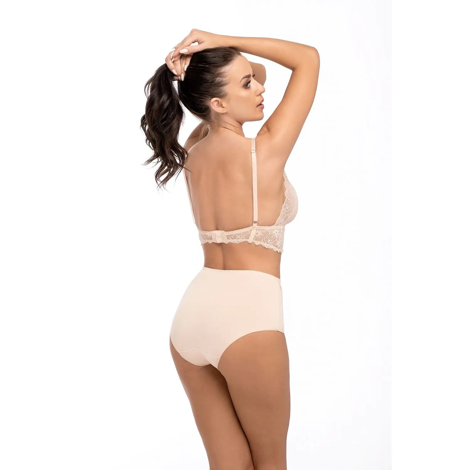 Ensemble lingerie beige Babell 169301, soutien-gorge dentelle florale, culotte taille haute, confort et élégance.