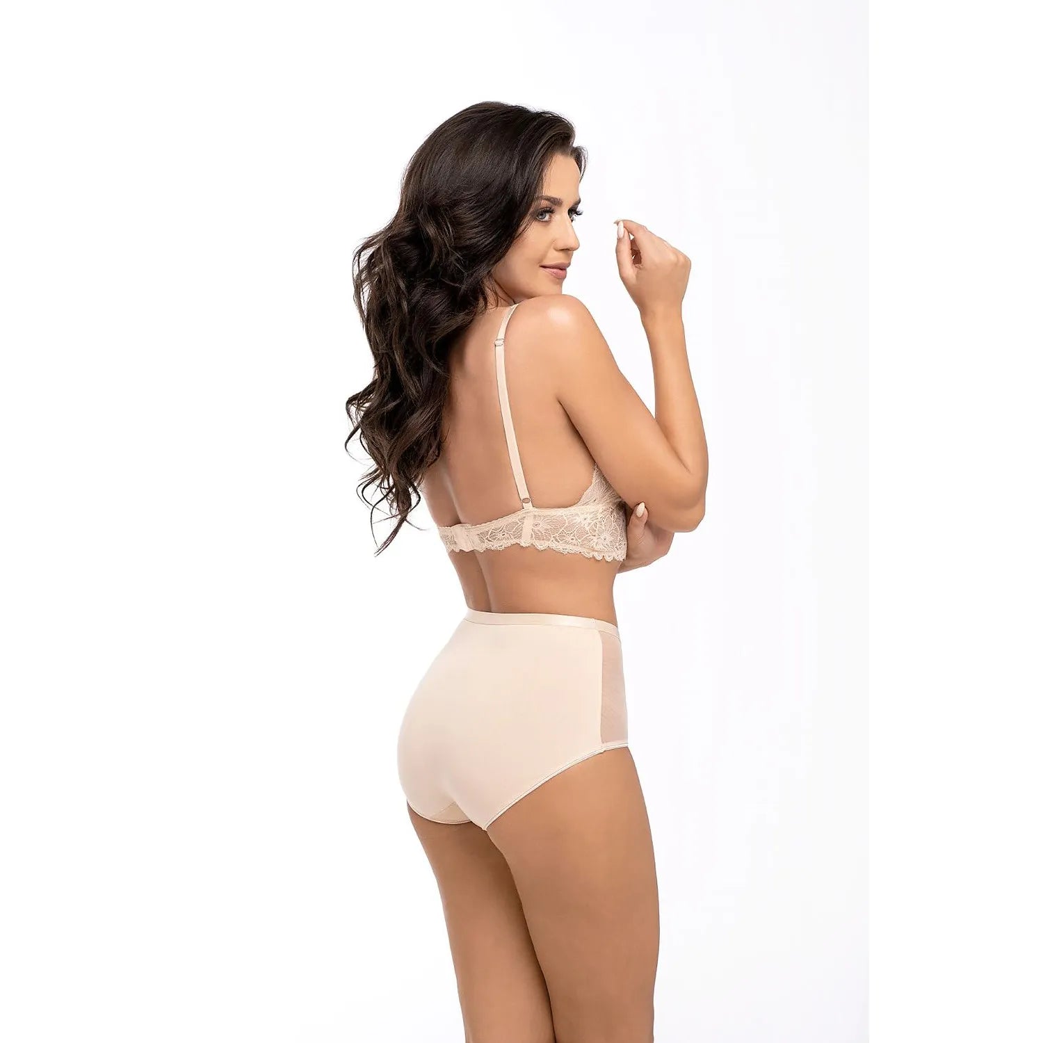 Ensemble lingerie beige dentelle tulle, bralette triangle et culotte taille haute, élégance et confort pour occasions spéc...