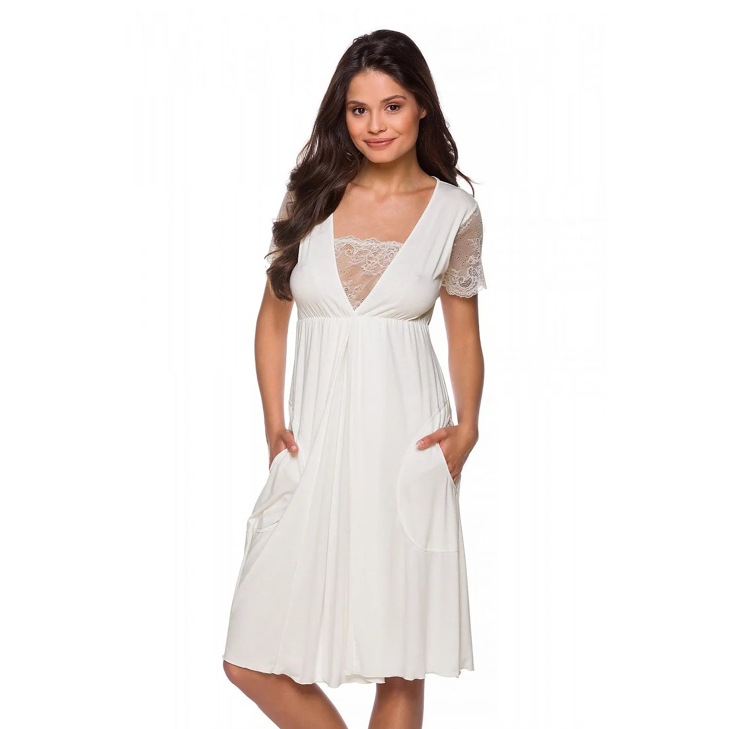 Chemise de nuit dentelle jersey confort élégance femme robe de détente manches courtes poches latérales blanc cassé