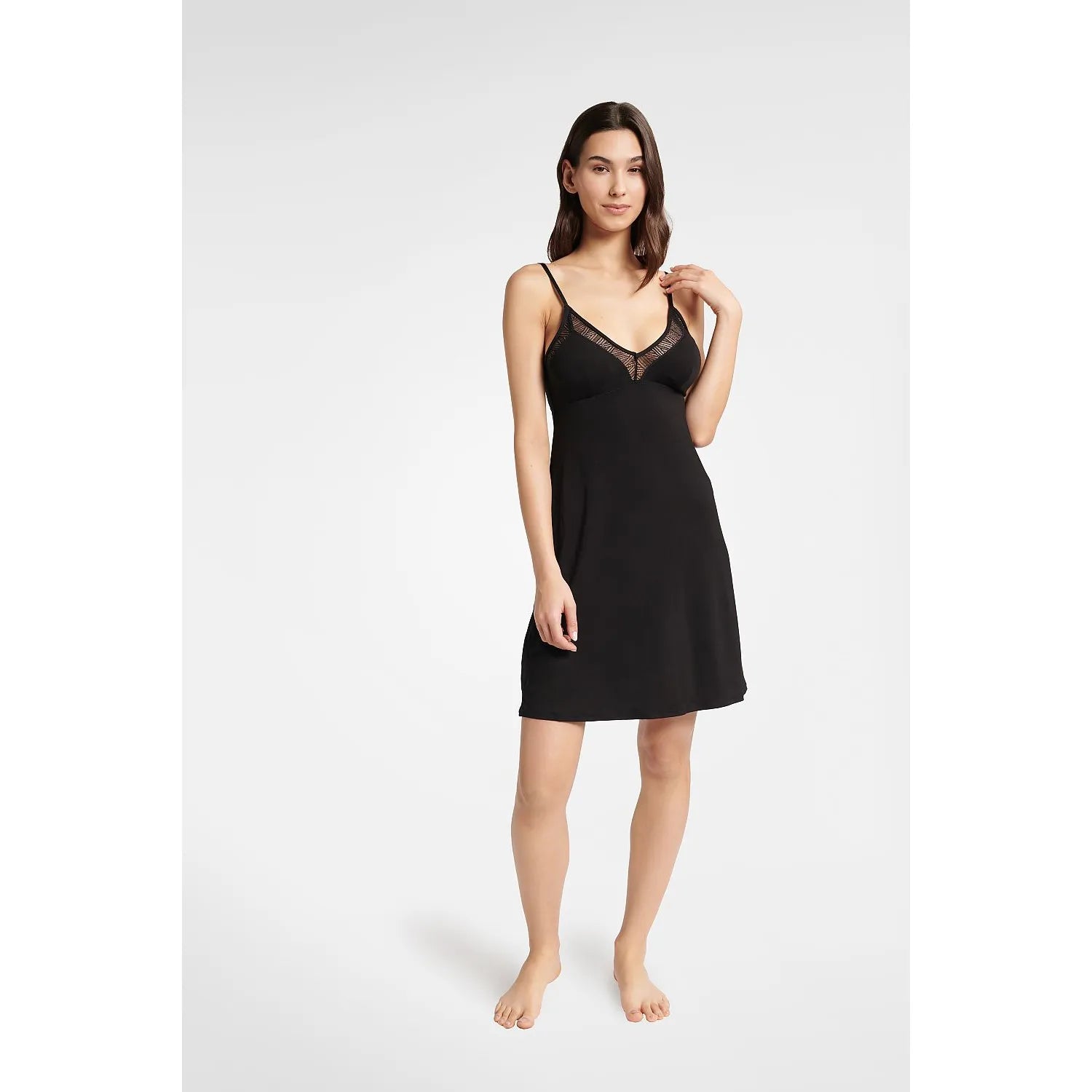 Chemise de nuit élégante sans bretelles design A en dentelle noir satin lingerie intime femmes romantique