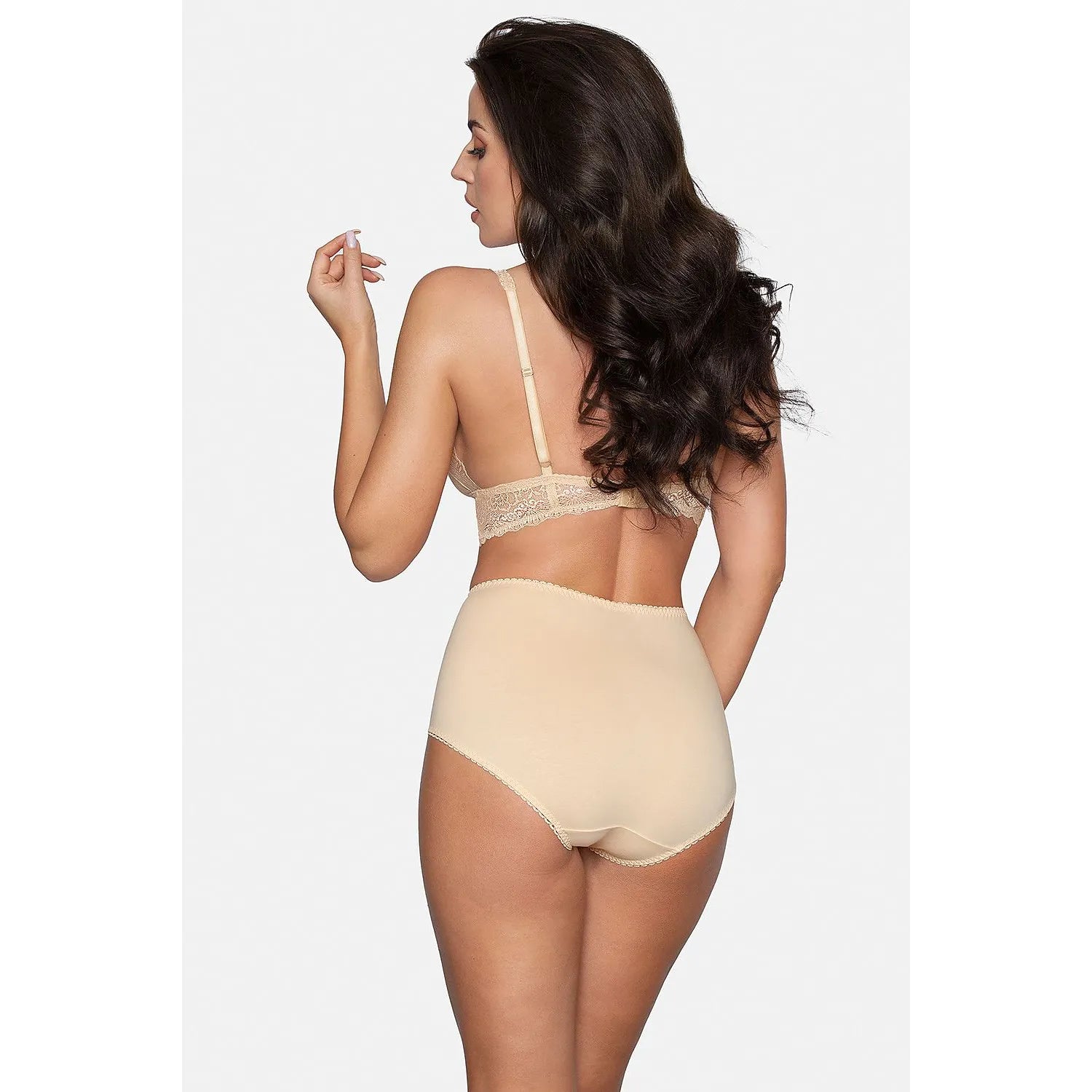 Ensemble lingerie beige Babell 176519, soutien-gorge sans armatures, culotte taille haute, dentelle élégante et confortable.