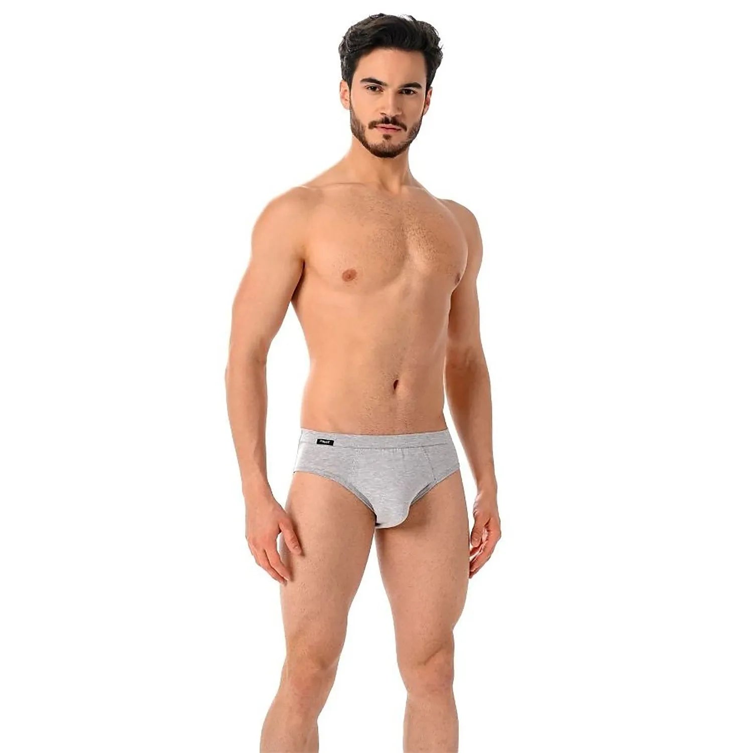 Homme portant slip Teyli gris, design épuré, ajusté, coton 95%, élasthanne 5%, confort optimal, style moderne.