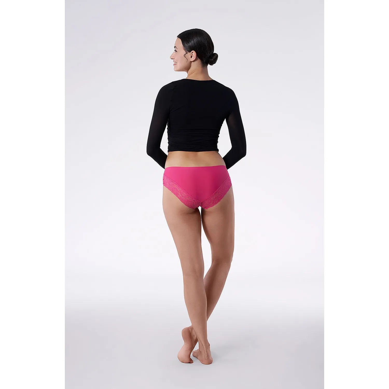 Culotte Julimex rose avec dentelle raffinée, coupe bikini élégante, confort optimal, idéale pour usage quotidien.