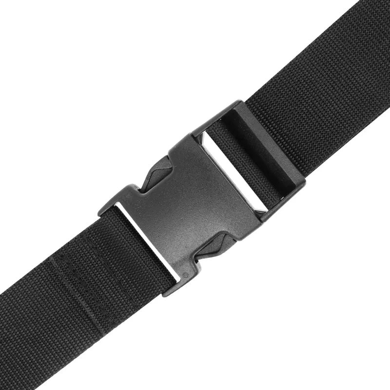 Sangle noire ajustable en cuir vegan avec boucle en métal inoxydable, partie de l'ensemble bondage lit sécurisé.