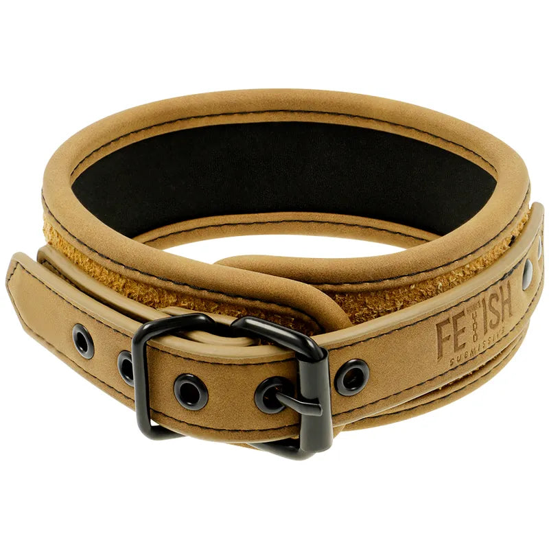 Collier BDSM cuir vegan beige, boucle métal noir, ajustable, esthétique et confortable pour jeux de domination.