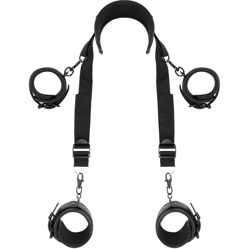 Ensemble BDSM vegan noir avec harnais cervical rembourré, lanières ajustables, poignets et chevilles pour confort et sécur...