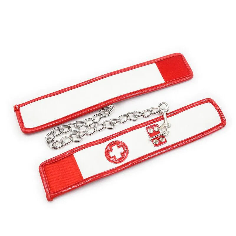 Ensemble fétichiste infirmière PVC noir brillant avec poignets, chevilles et masque ajustables, marque Ohmama.