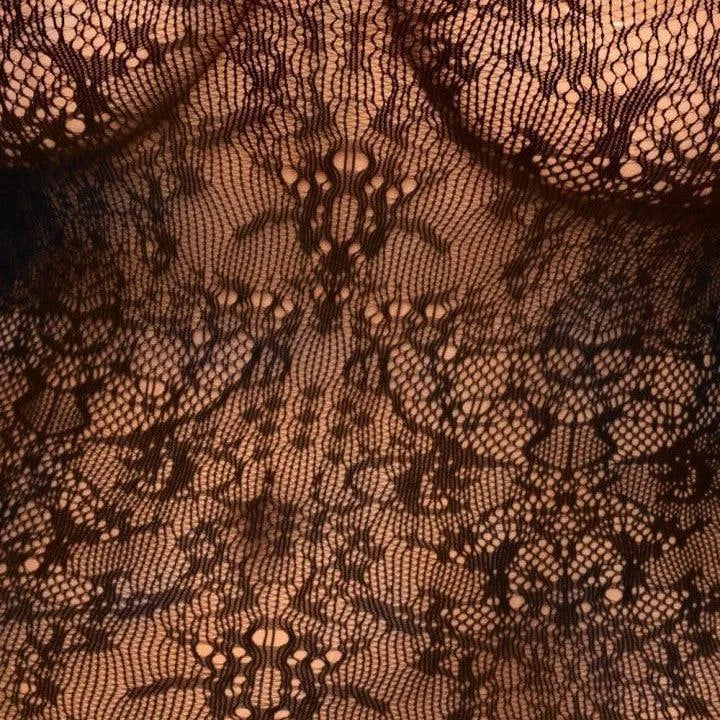 Ensemble jarretière dentelle noire grande taille Dreamgirl, design bandeau, bretelles croisées, raffiné et sensuel.