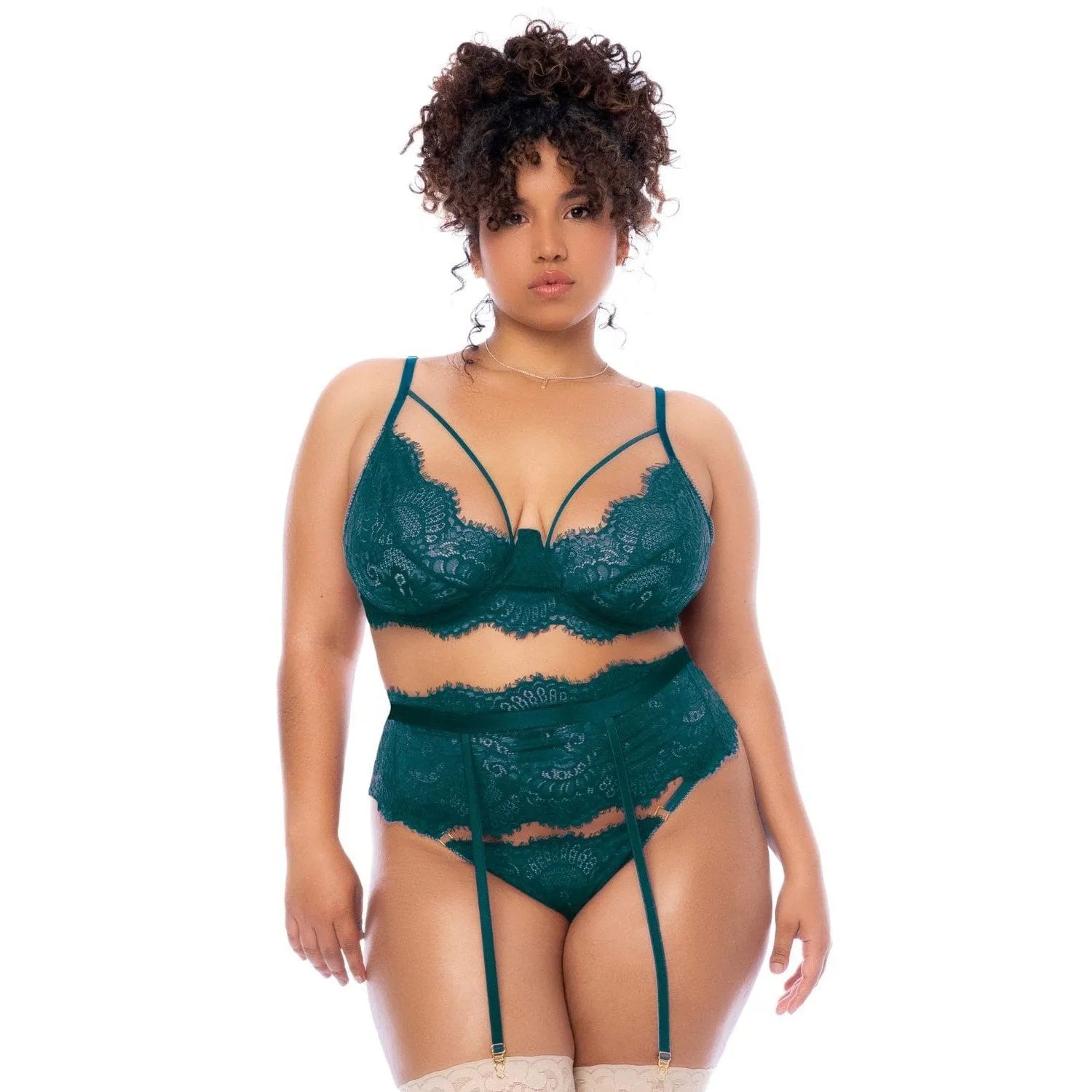 ensemble lingerie dentelle cils grande taille confort maintien soutien gorge armatures bretelles ajustables porte jarretelles élégant string coordonné élasticité durabilité