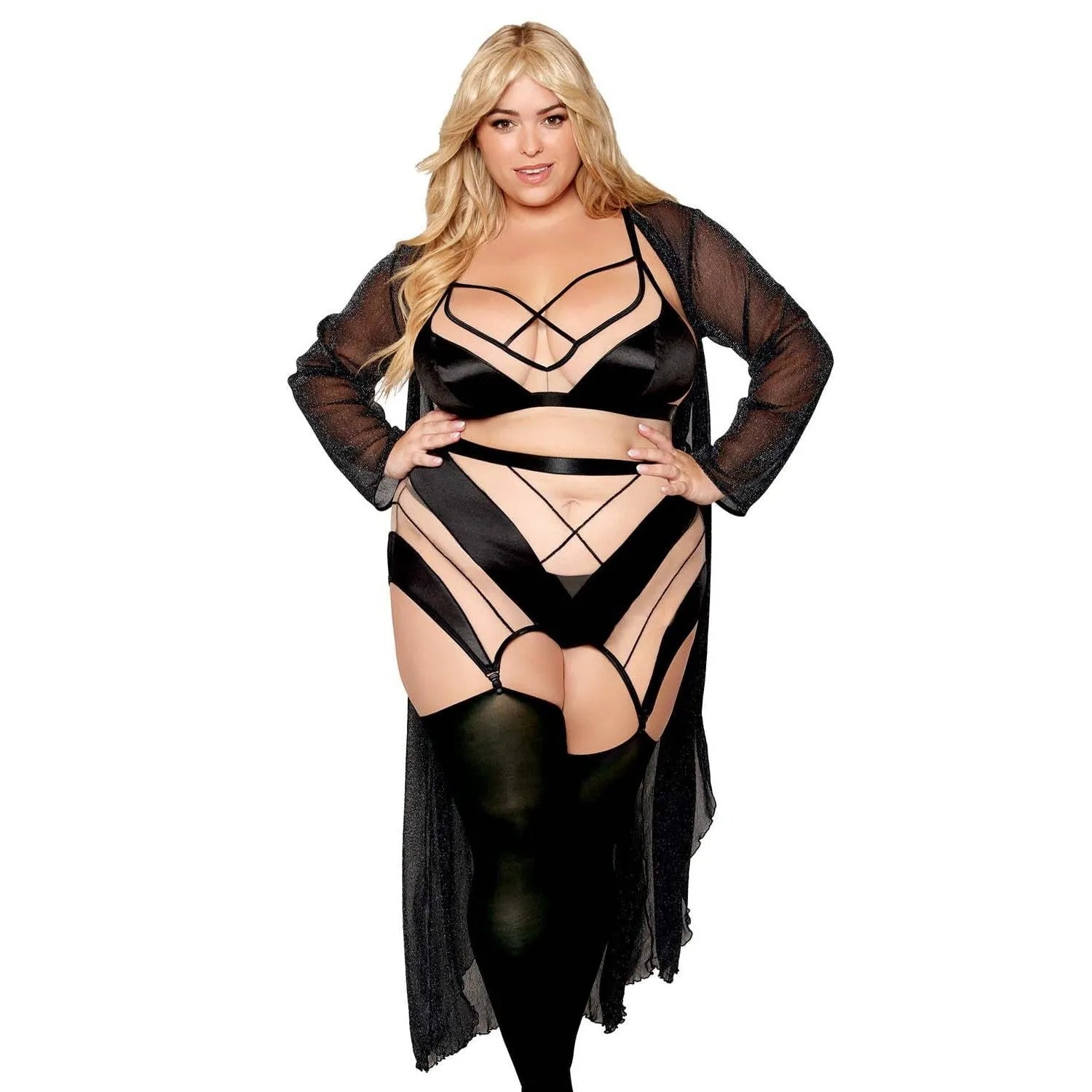 Ensemble lingerie grande taille noir avec soutien-gorge à bonnets mousse et résille, style dominatrice moderne.