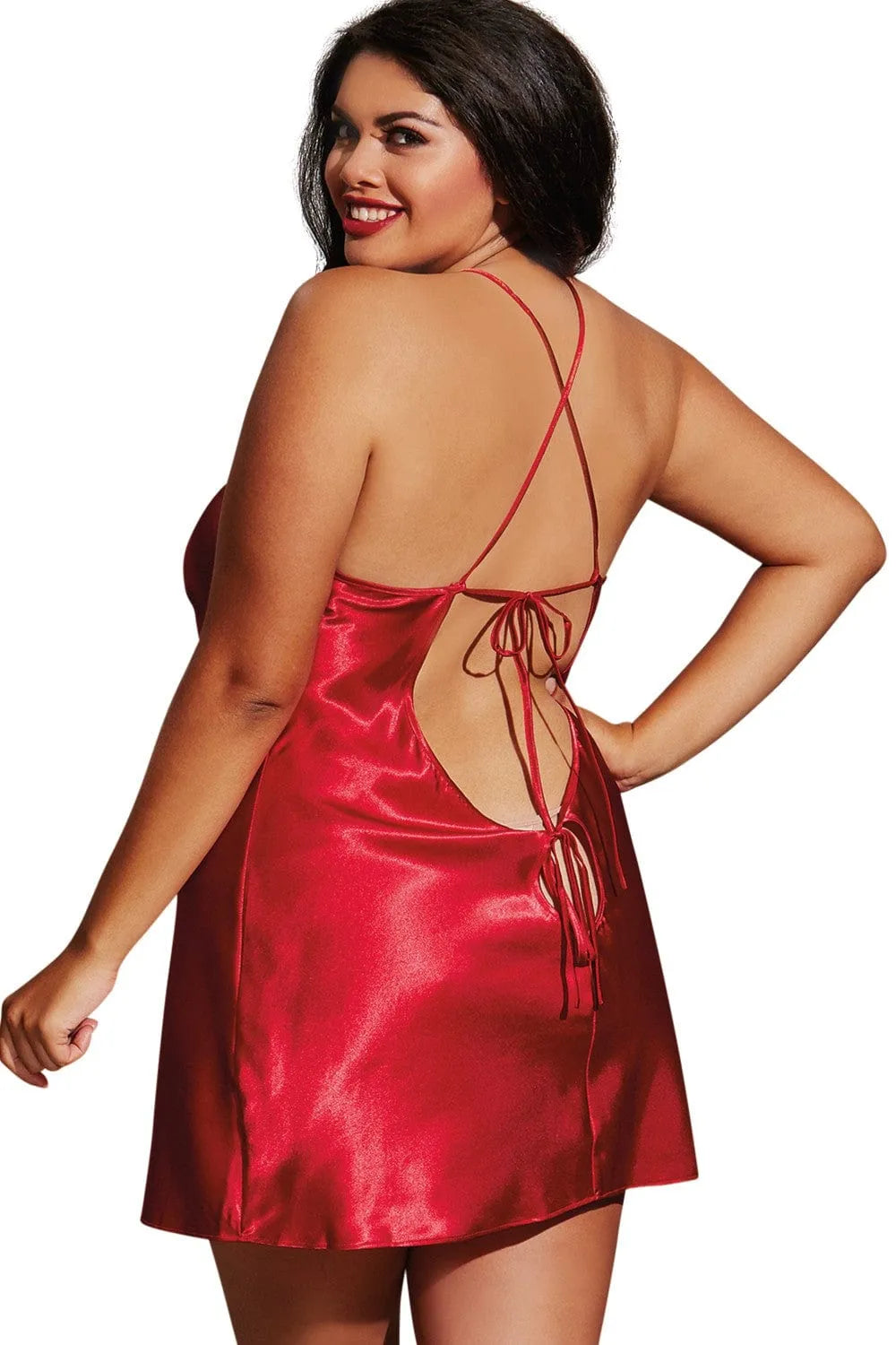 Nuisette satin rouge grande taille femme, courte, dos nu, bretelles croisées, brillance élégante, peignoir assorti.