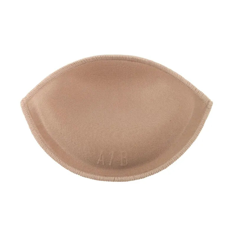 Coussinets rehausseurs beiges effet naturel, forme ergonomique, bords doux, pour soutien-gorge tailles C D, confort optimal.