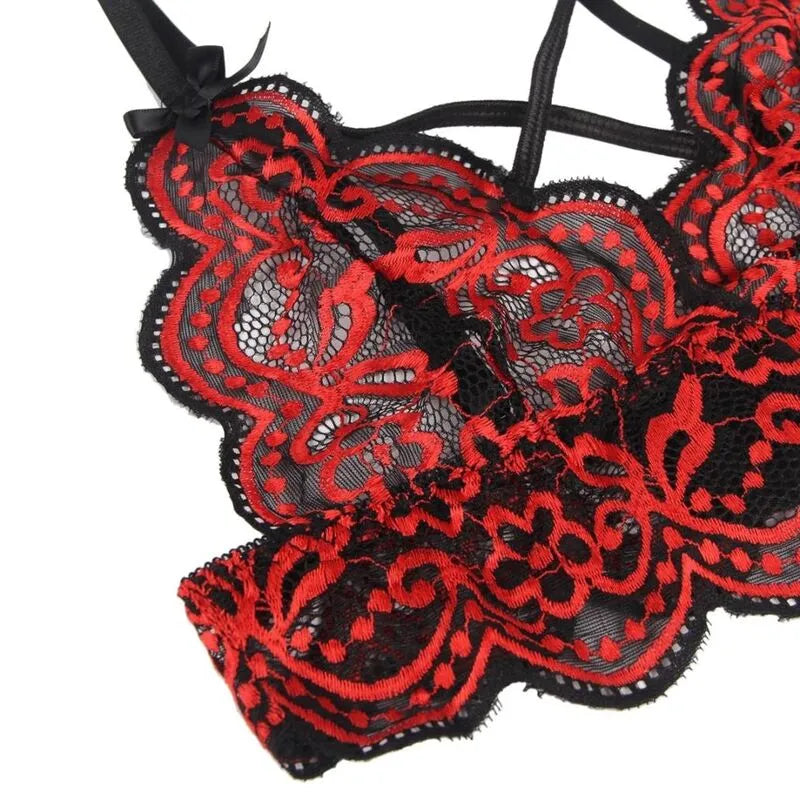 Ensemble lingerie dentelle rouge et noire, grande taille, bretelles ajustables, broderie raffinée, confort élasthanne.