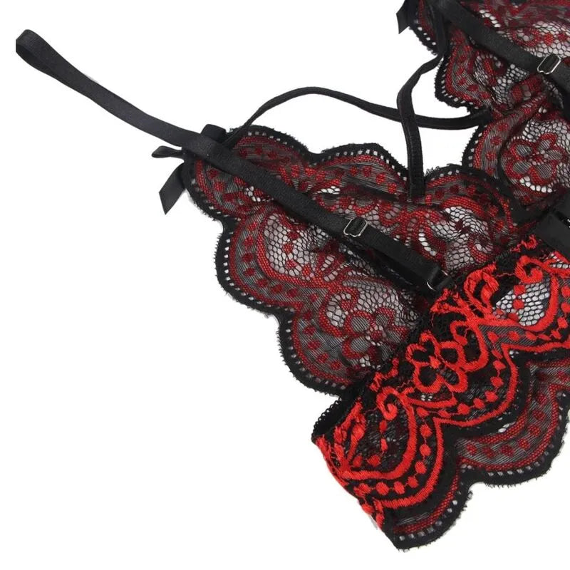 Ensemble lingerie dentelle rouge et noire, bretelles réglables, grande taille, broderie raffinée, confort élasthanne.