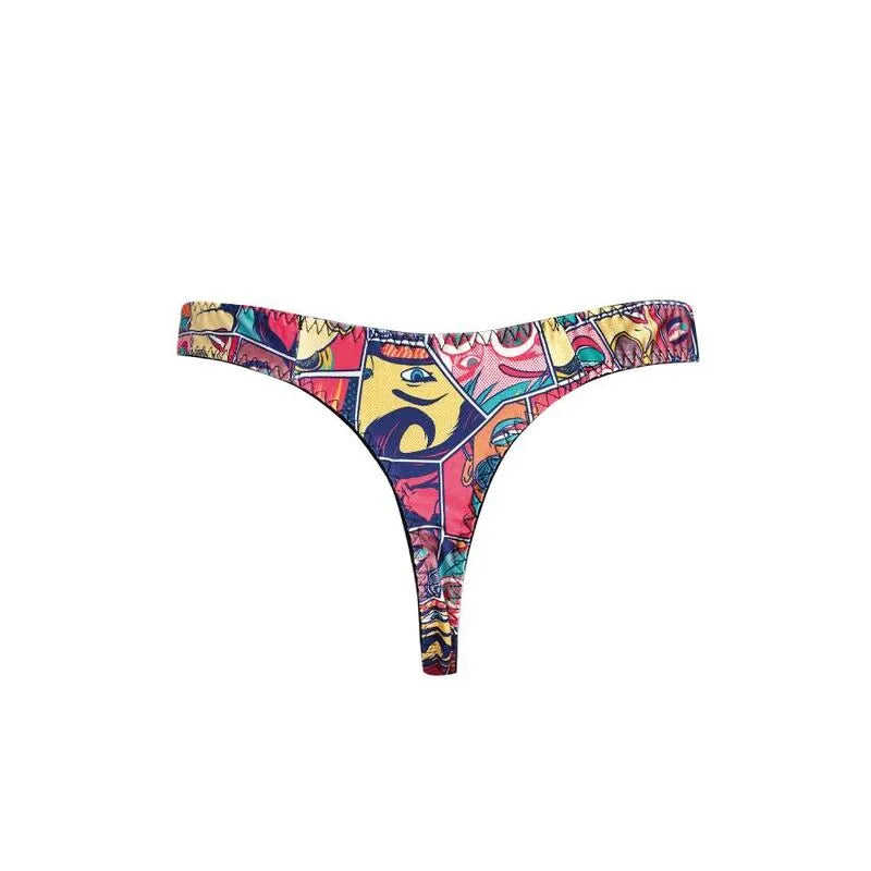 String homme coloré avec imprimé bande dessinée, tissu doux et élastique délicat, confort et séduction garantis.