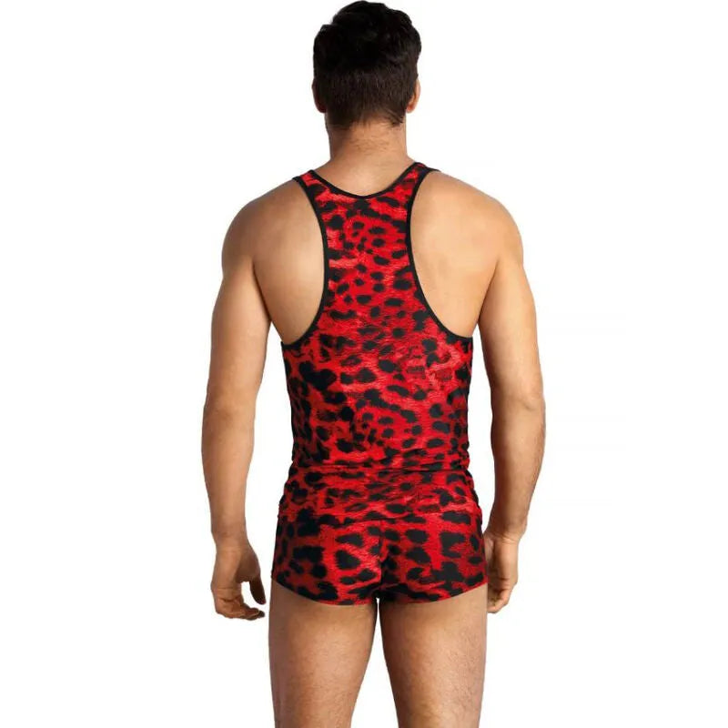 Homme portant un top rouge sans manches en microfibre avec imprimé animal, ajustement parfait, Anais Apparel.