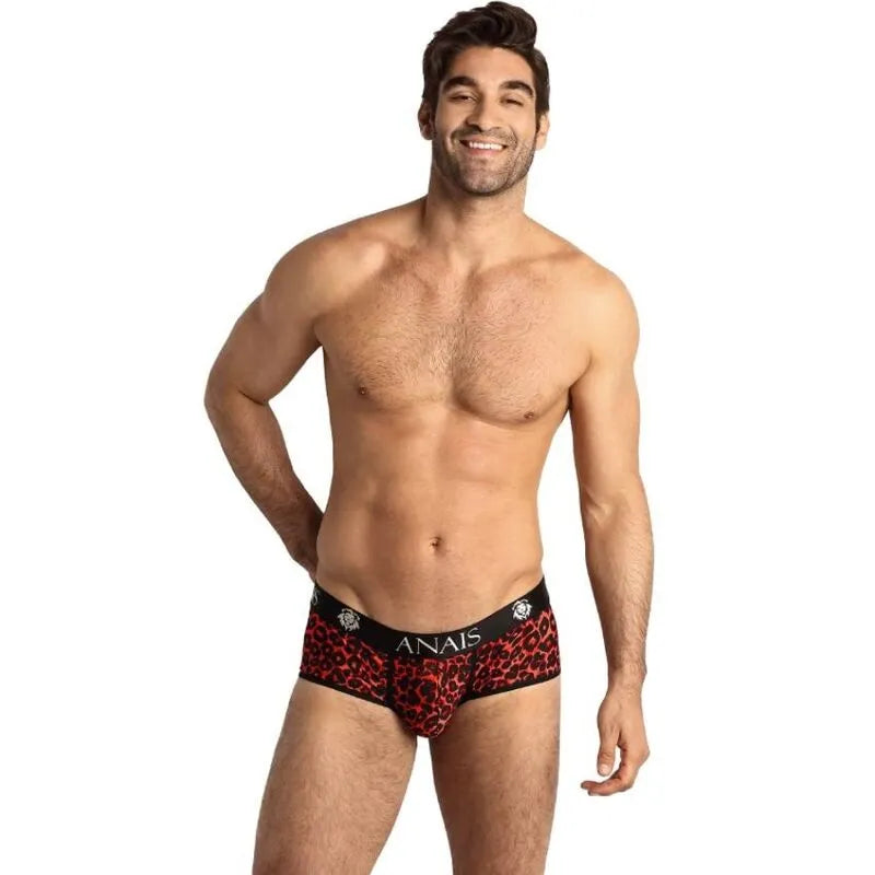 Culotte homme rouge imprimé animal, microfibre, coupe sportive, jambes courtes, confort exceptionnel, style audacieux.