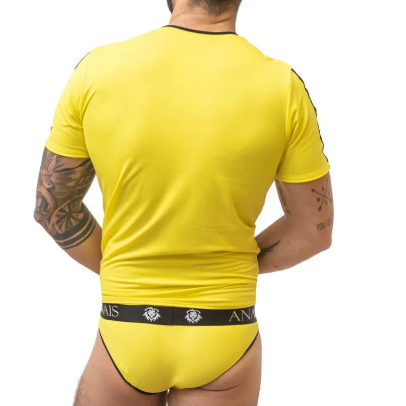 T-shirt jaune Tokyo pour homme, ajustement parfait, dos visible, détails noirs, matière douce et extensible.