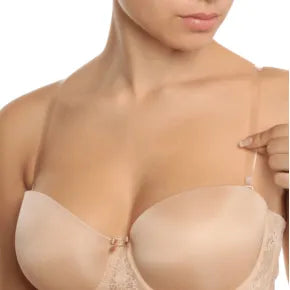 Bretelles transparentes antidérapantes de 15 mm, ajustables, invisibles, sur soutien-gorge beige, confort et discrétion.