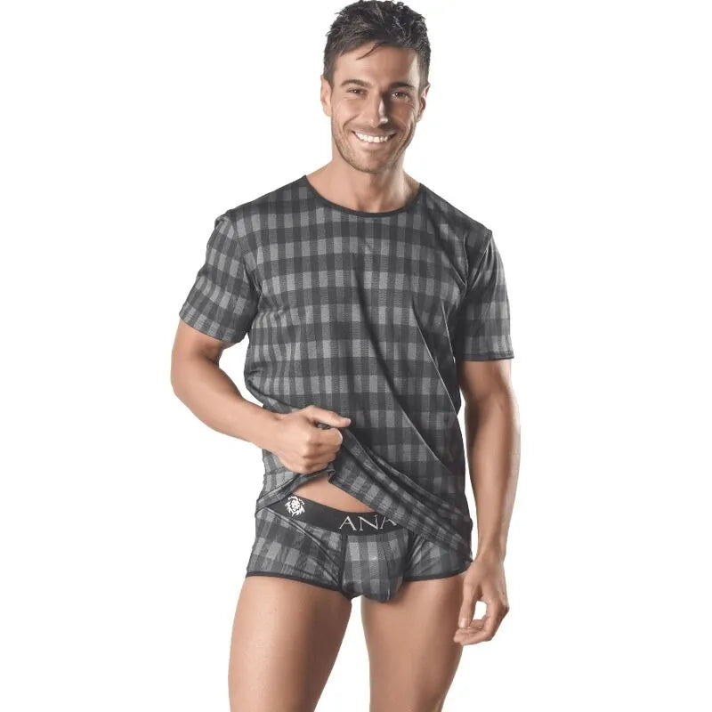 Camiseta AEGIS à carreaux gris pour homme, ajustement parfait, matière de haute qualité, par Anais Apparel.